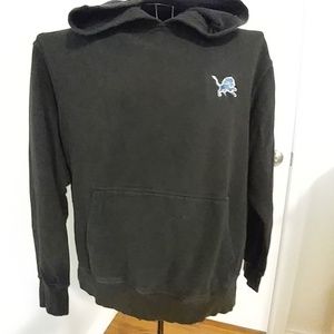 Detroit Lions hoodie.
